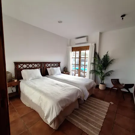 Athenea Villa